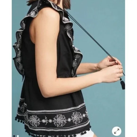 Anthropologie Akemi Kin Adelina Top Black Floral Embroider Peasant Sz 6 Boho - Picture 2 of 10
